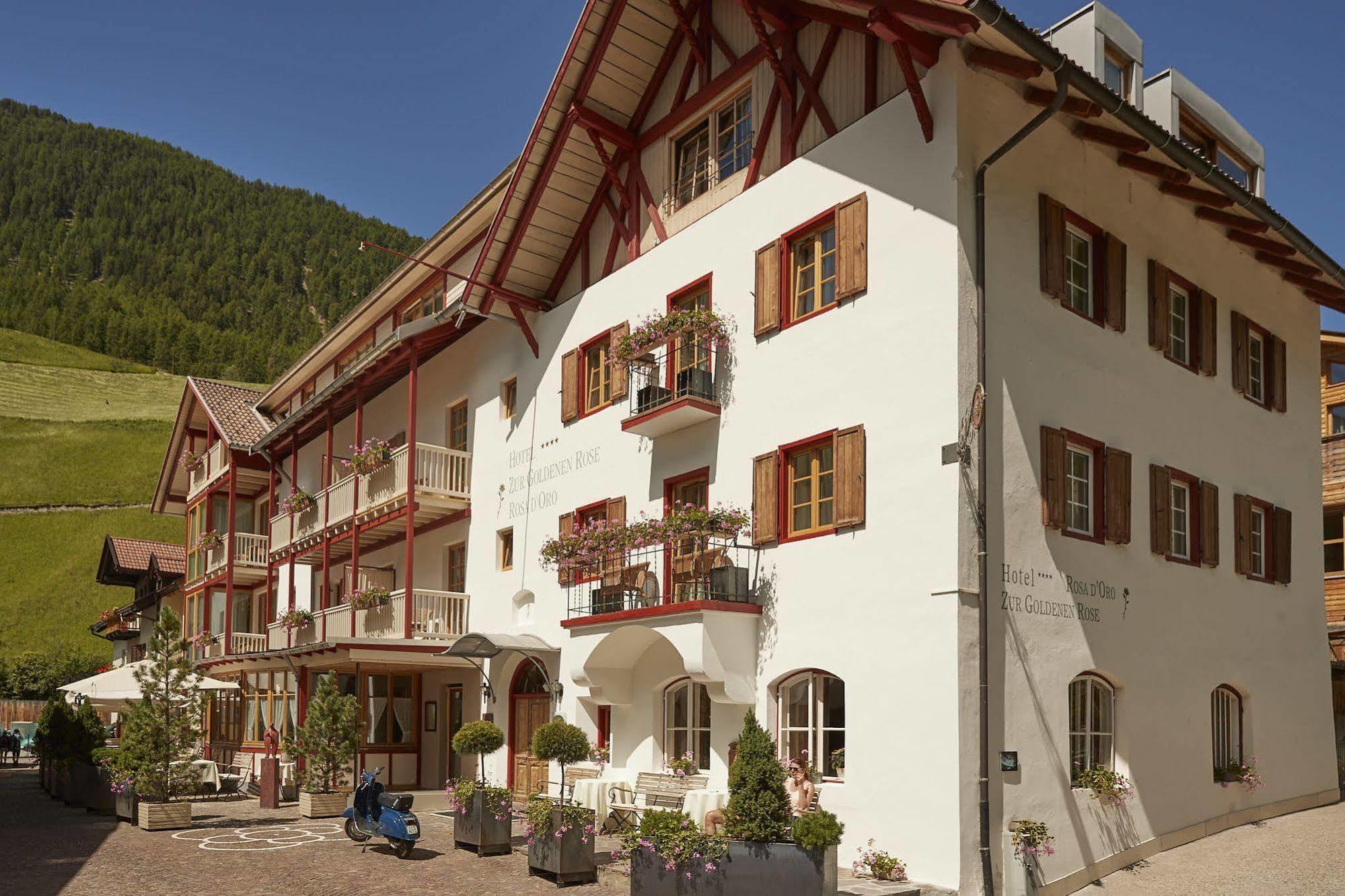 Goldene Rose Karthaus A Member Of Small Luxury Hotels Of The World Senales/Schnals 외부 사진